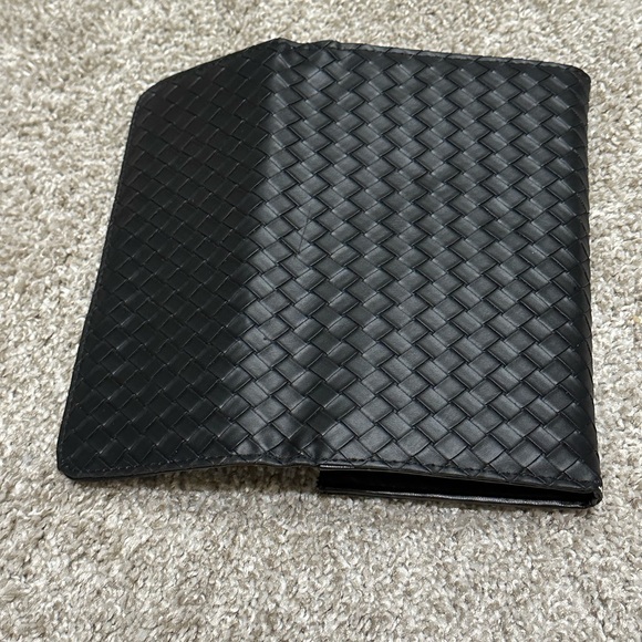 Purses - Picture 3 of 8